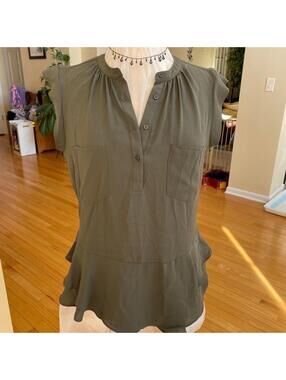 Massimo Olive Green Cap Sleeve Peplum Blouse Medium